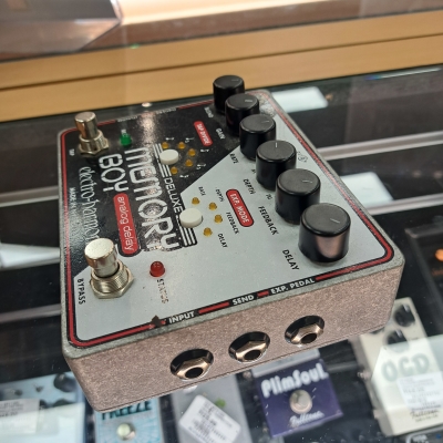 Electro-Harmonix Deluxe Memory Boy Analog Delay With Tap